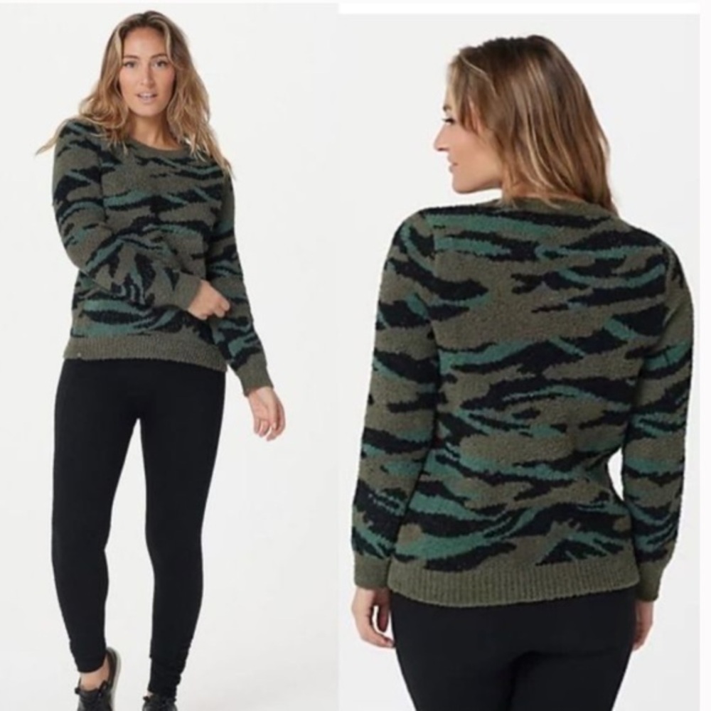 Barefoot  Dreams Sz  Sm- CozyChic Seaside Crew-Neck Pullover Camo